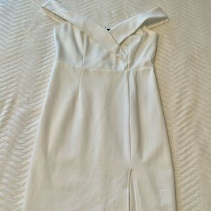 Lulu’s Off-the-Shoulder Bodycon Dress